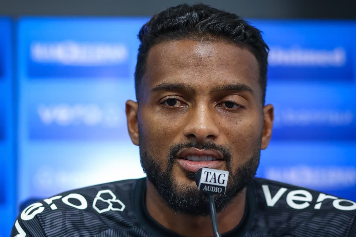 REINALDO EXALTA RENATO GAUCHO E COMENTA SOBRE DOBRADINHA NA LATERAL